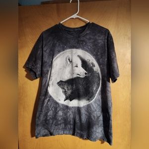 The mountain wolf shirt size L